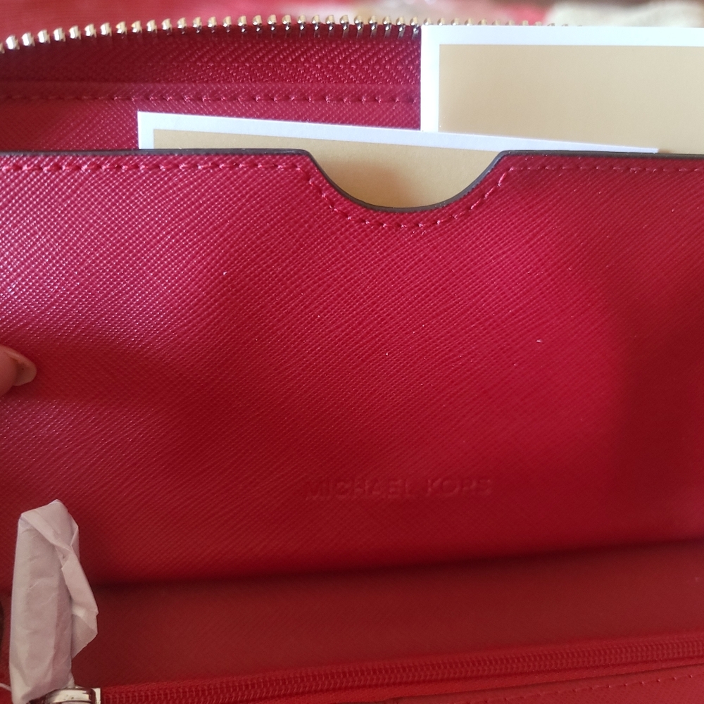 NWT Michael Kors Red Pebble Leather Wristlet LG Flat MF Phone Case Wallet - Picture 11 of 14